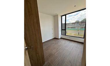 HERMOSA CASA PARA ESTRENAR EN RIONEGRO, SECTOR BARRO BLANCO