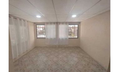 CASA EN CUMBRES DEL NORTE CERCA DEL SUPER EXTRA EL LAGO