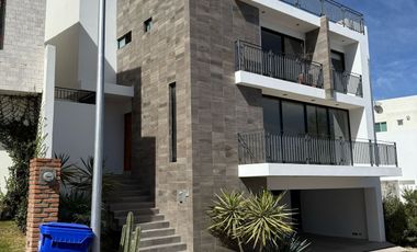 Buenísima opción Casa en Renta en La Loma Club de Golf