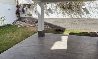 Buenísima opción Casa en Renta en La Loma Club de Golf