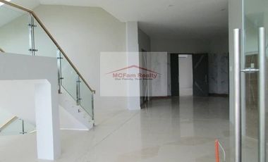 2 Bedrooms Condo for Sale in THE HIVE Taytay Rizal, pls contact Donald @ 0955561---- or 0933825----