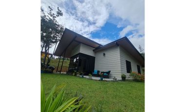 Se Vende Casa Campestre en Cerro Azul $ 160k AB