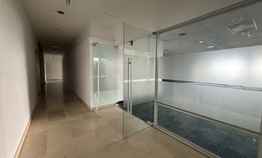 oficina en arriendo en santa barbara-usaquén. Cod A52058