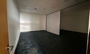 oficina en arriendo en santa barbara-usaquén. Cod A52058
