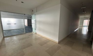 oficina en arriendo en santa barbara-usaquén. Cod A52058