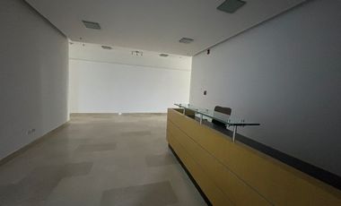 oficina en arriendo en santa barbara-usaquén. Cod A52058