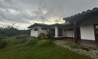 finca en arriendo en la ceja. Cod A63756
