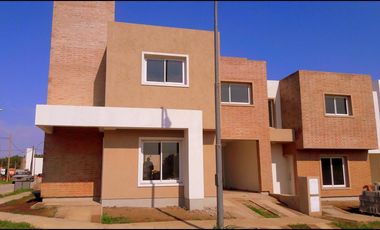 Casa - Altos de Manantiales