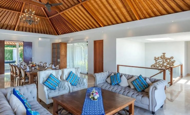FIVE-BEDROOM VILLA WITH STUNNING OCEAN VIEWS IN PANDAWA BEACH KUTUH