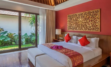 FIVE-BEDROOM VILLA WITH STUNNING OCEAN VIEWS IN PANDAWA BEACH KUTUH