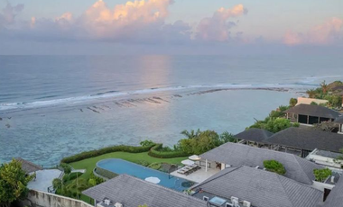 FIVE-BEDROOM VILLA WITH STUNNING OCEAN VIEWS IN PANDAWA BEACH KUTUH
