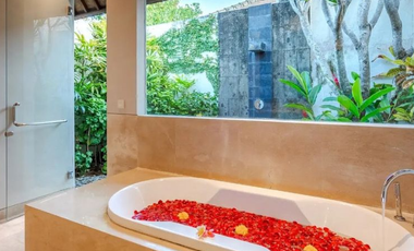 FIVE-BEDROOM VILLA WITH STUNNING OCEAN VIEWS IN PANDAWA BEACH KUTUH