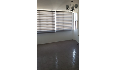 Edificio rentero en avenida principal 4 de Noviembre Manta