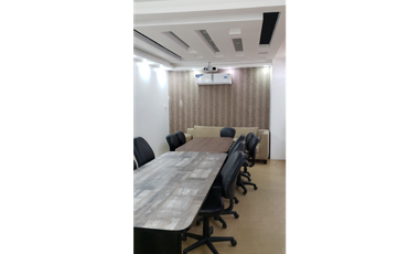 Edificio rentero en avenida principal 4 de Noviembre Manta