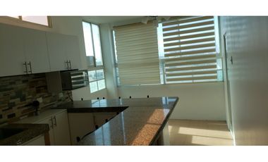 Edificio rentero en avenida principal 4 de Noviembre Manta