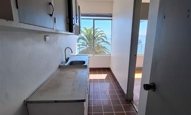 Oficina primera vista al mar, 3 privados,2 baños
