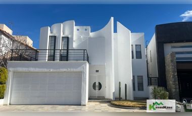 Hermosa Casa en Venta en Pueblo del Sol zona Gomez Morin