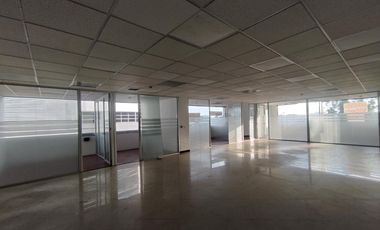 oficina en arriendo en bosque de pinos-usaquén. Cod A51540