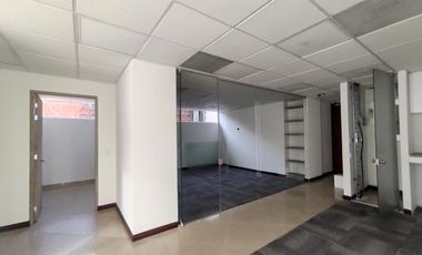 oficina en arriendo en bosque de pinos-usaquén. Cod A51540