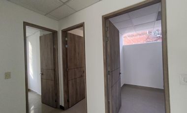 oficina en arriendo en bosque de pinos-usaquén. Cod A51540