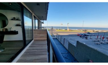 Departamento de 2 ambientes, vista al mar, cochera. Zona Constitución.