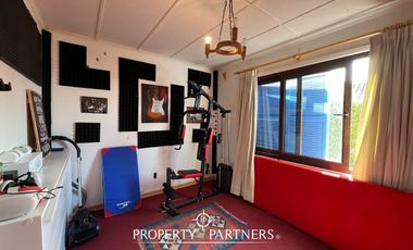 Casa solida con vista al mar y rio