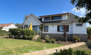 Casa solida con vista al mar y rio