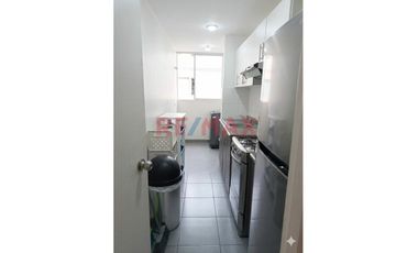 Venta De Departamento Flat  70 Mts. Mas Cochera -  Urb.Residencial Salamanca De Monterrico-Ate (Condominio Amaral)