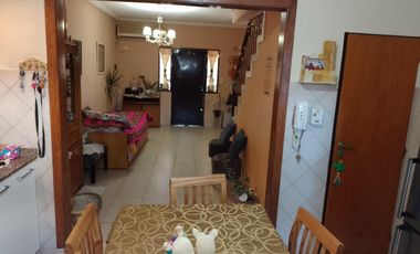 Venta de duplex Villa Luzuriaga