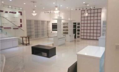 SE ALQUILA LOCAL EN PUNTA PAITILLA 220 M2