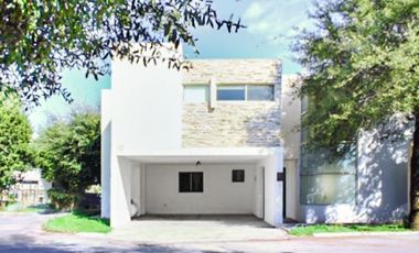 Casa en venta en zona cumbres, las lomas sector bosques