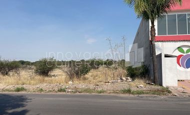 Terreno en Venta en Ciudad Maderas Marqués, Uso de suelo mixto, junto a la UCO