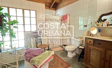 Encantadora parcela con casa en Melosilla