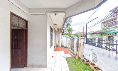 Rumah Luas 4 Kamar 13 Menit ke Stasiun Palmerah Dibantu KPR J-42493