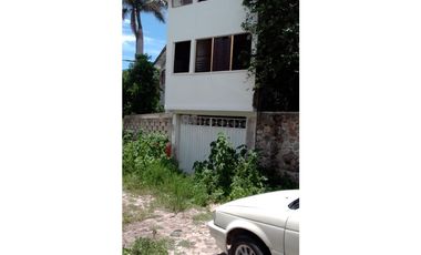 CASA EN VENTA CON VISTA AL LAGO PARA REMODELAR 
