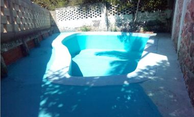 CASA EN VENTA CON VISTA AL LAGO PARA REMODELAR 
