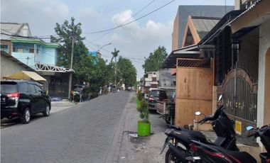 Rumah 2 Lantai Cocok Untuk Usaha di Brotonewgoro Gresik