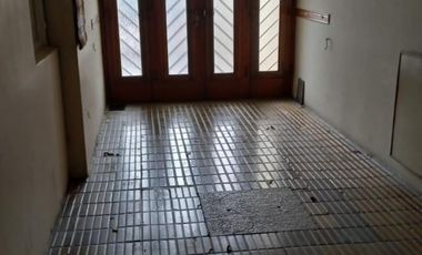 CASA Y UBICACIÓN EXCELENTE