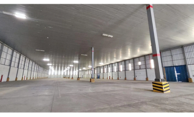 En Alquiler bodega 9200 m² - Complejo Bodeguero - Duran