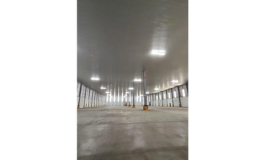 En Alquiler bodega 9200 m² - Complejo Bodeguero - Duran