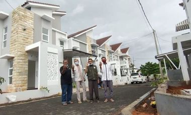 Jual Rumah 2 Lantai Ready Di Beji Depok Bebas Banjir Dekat Kampus UI