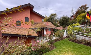 Hermosa casa con piscina en Jardín del Mar