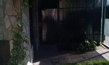 HERMOSA CASA 4 AMBIENTES