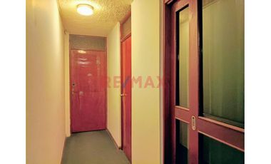 Casa De 3 Pisos Con 2 Locales Comerciales Y 3 Departamentos – Ideal Para Inversión En San Juan De Lurigancho