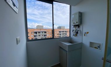 apartamento en arriendo en la cuenca. Cod A513085