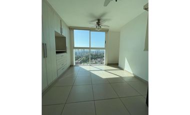 AMPLIO APARTAMENTO CON LINEA BLANCA EN CONDADO DEL REY