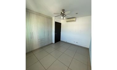 AMPLIO APARTAMENTO CON LINEA BLANCA EN CONDADO DEL REY