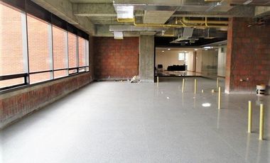 PR12152 SE RENTA CONSULTORIO EN SECTOR EL TESORO - EL POBLADO