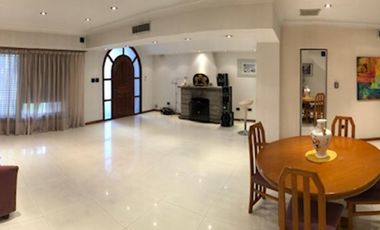 IMPORTANTE CHALET DE CATEGORIA