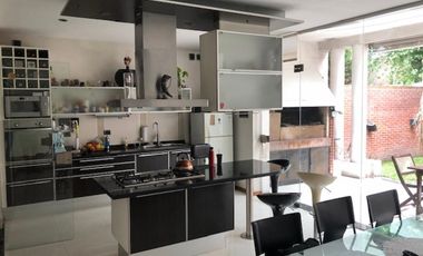 IMPORTANTE CHALET DE CATEGORIA